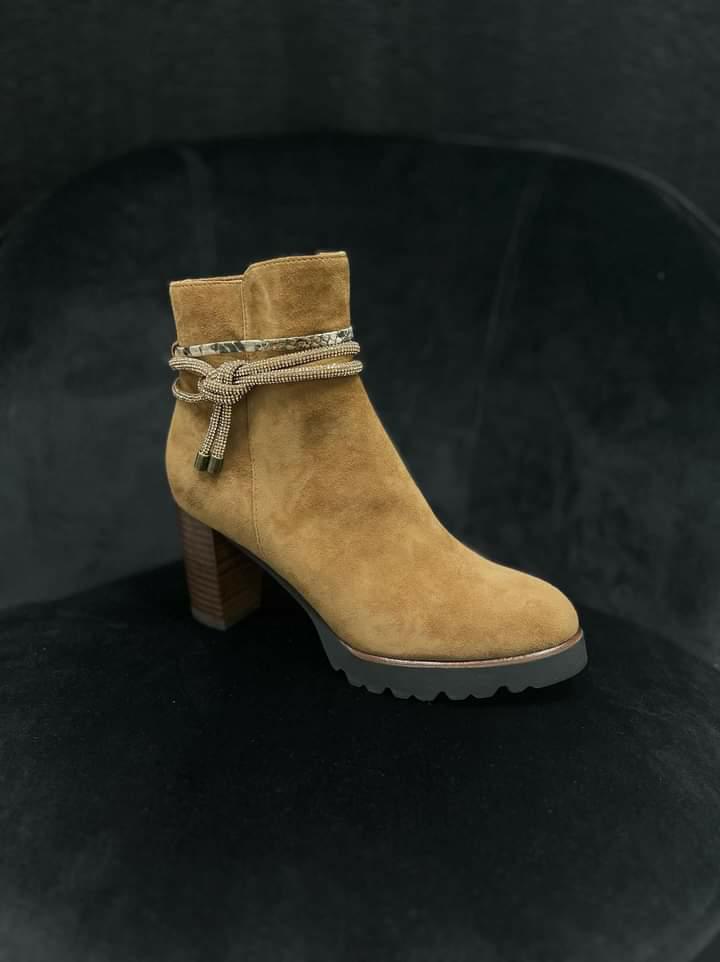 Bottines nubuck online camel femme