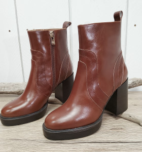 Bottines en cuir femme