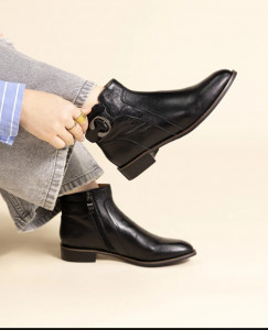 Bottines en cuir noir femme