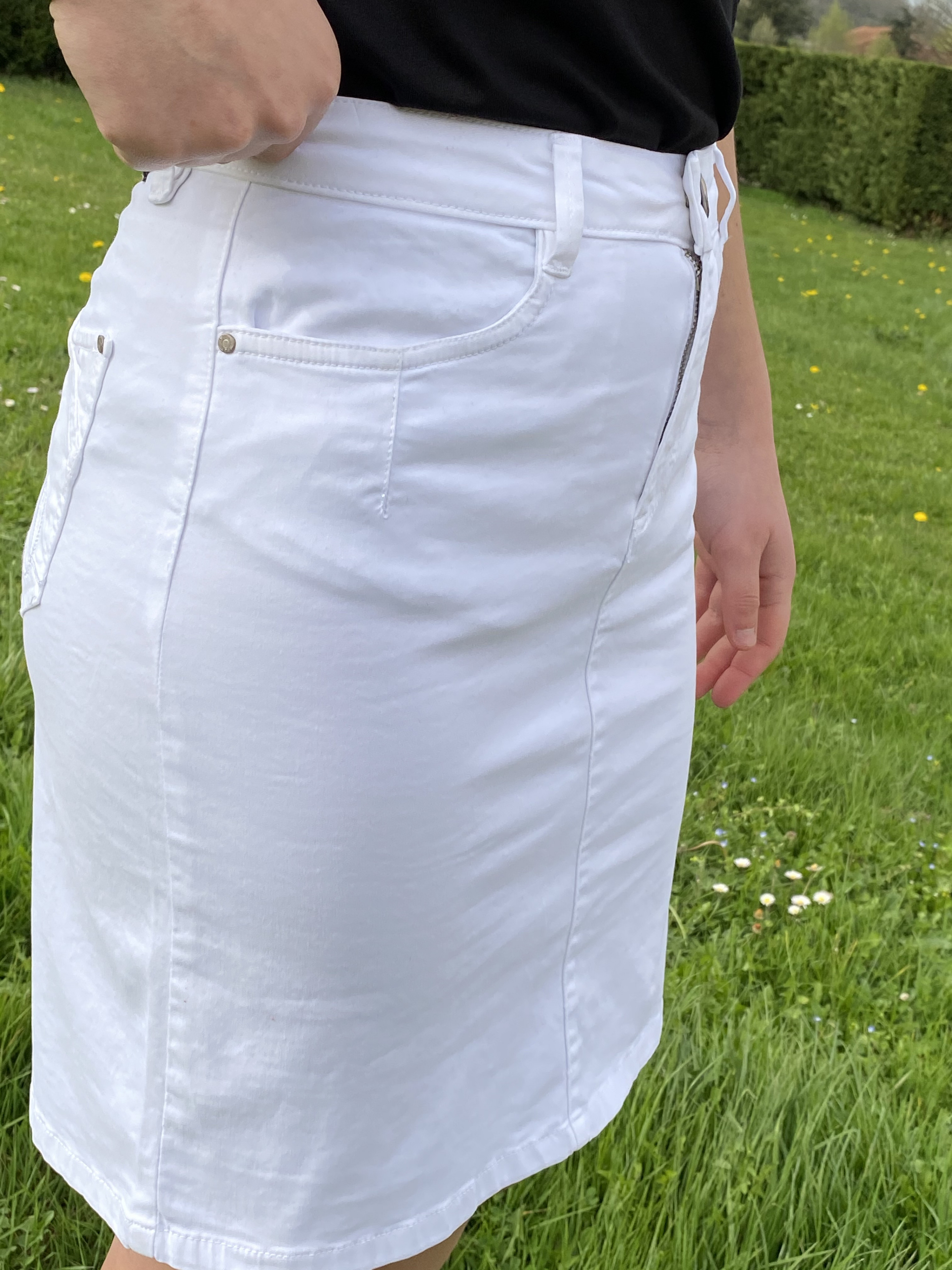 jupe blanche courte