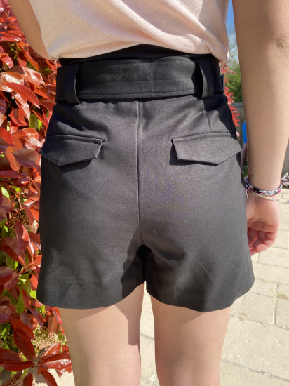 Short à pinces noir femme