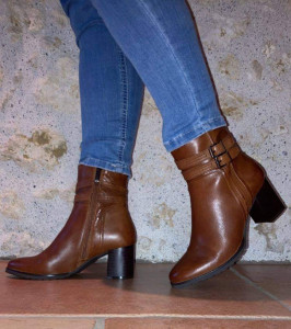 Bottines cuir cognac à boucles