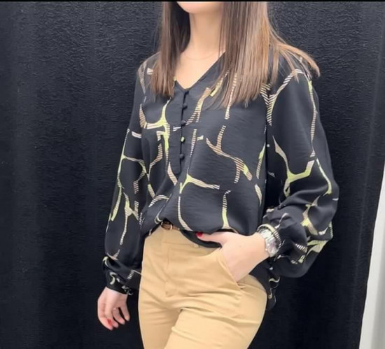 Blouse noire à motifs femme