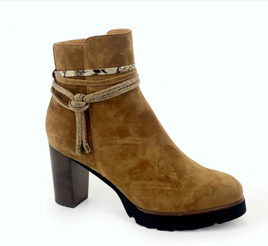 Bottines camel nubuck femme