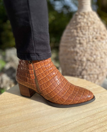 Bottines croco vernis cognac femme