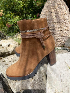 Bottines camel nubuck femme