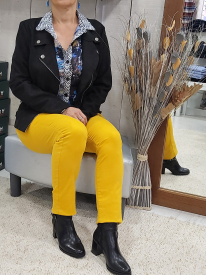 Pantalon jaune coupe jean