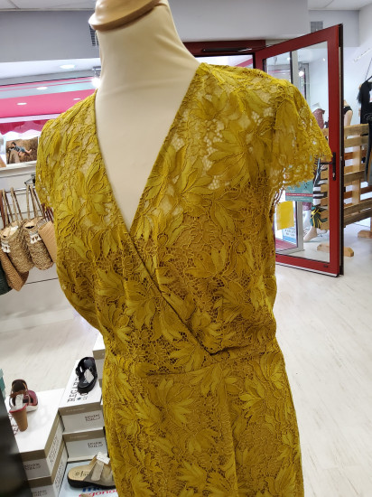 Robe cintrée jaune dentelle femme