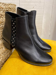 Bottines noires cuir avec clous